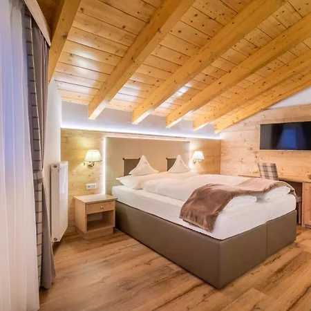 Ciamp Pensionat Santa Cristina Val Gardena
